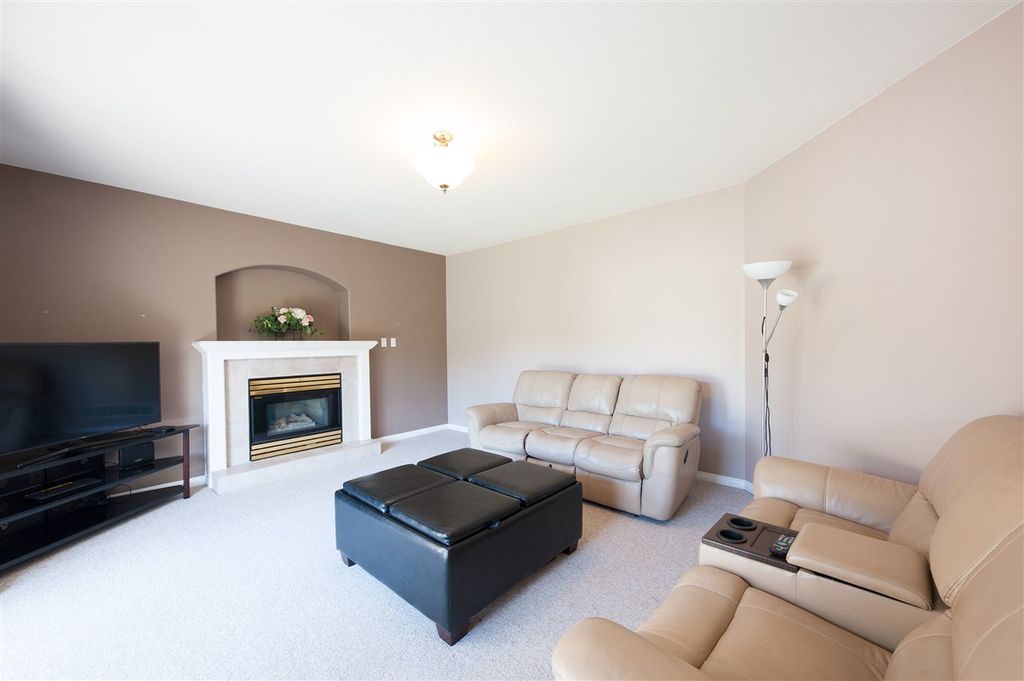 listing image 1101380058294894706