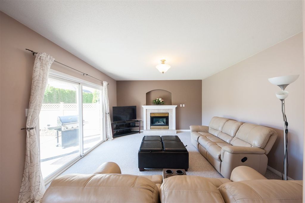 listing image 1103592364252562976