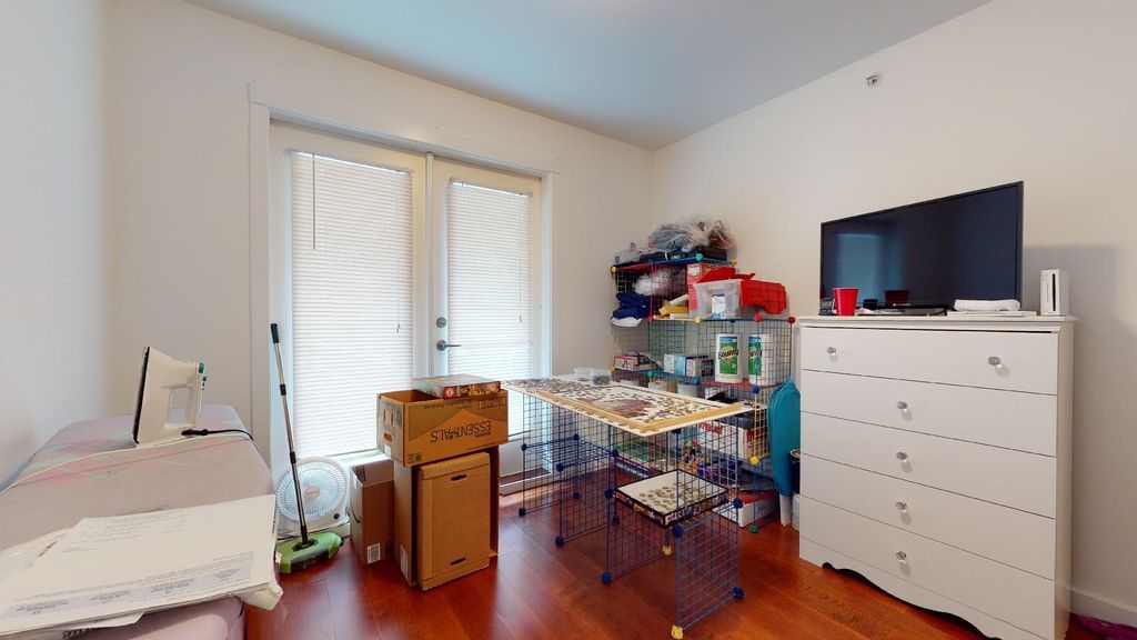 listing image 1100971793866734721