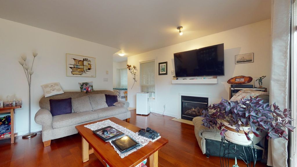 listing image 1106502818543036538