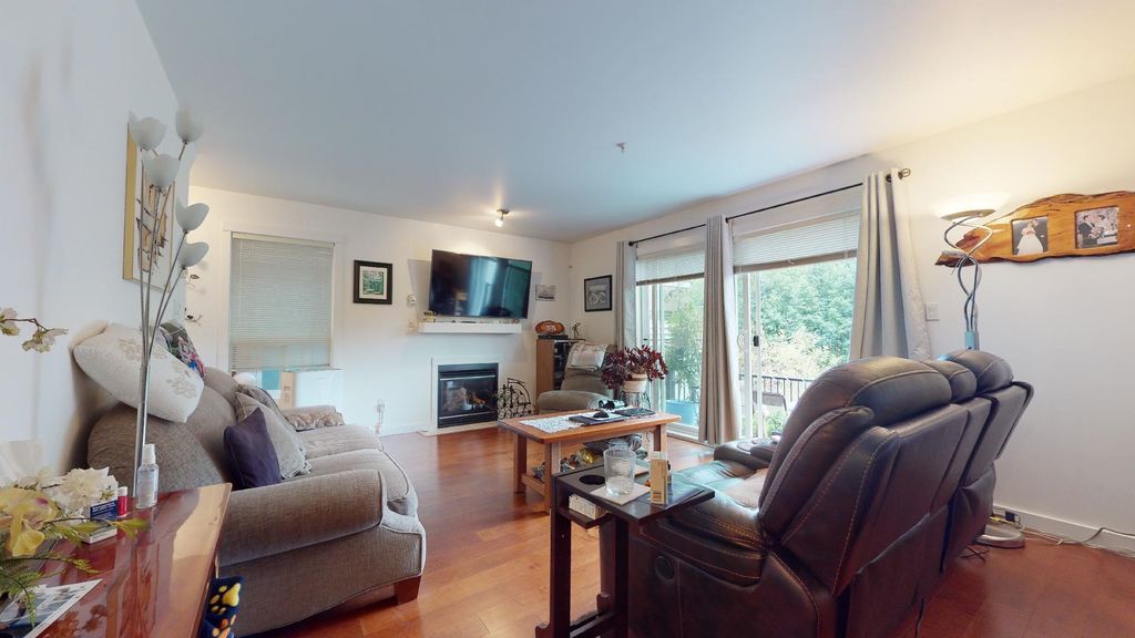 listing image 1105903031221665897