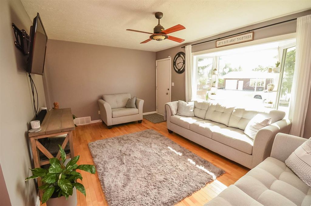 listing image 1109238219152188052