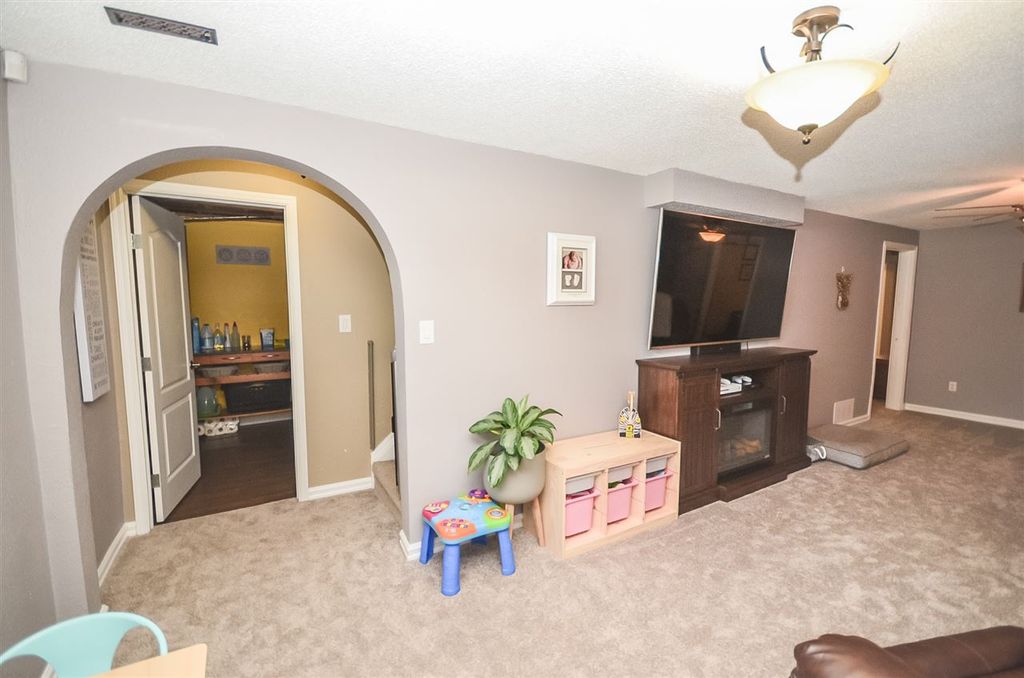 listing image 1100820783294385230