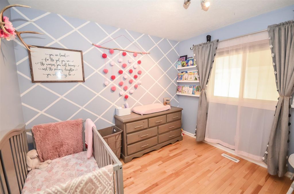 listing image 1109625743040478664