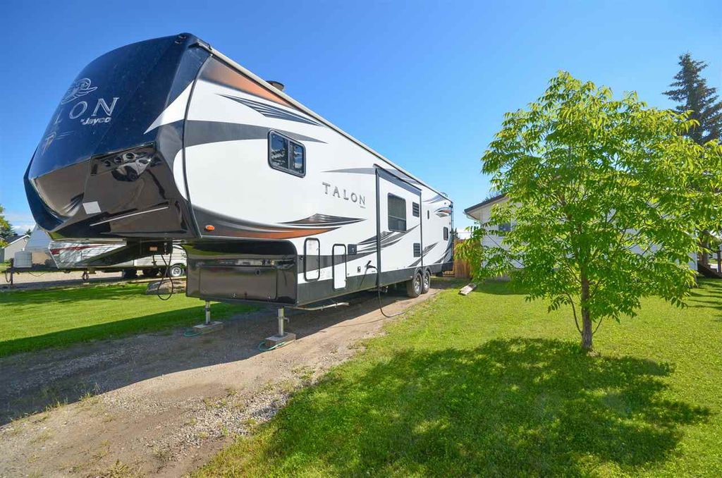 listing image 1101941820525518587
