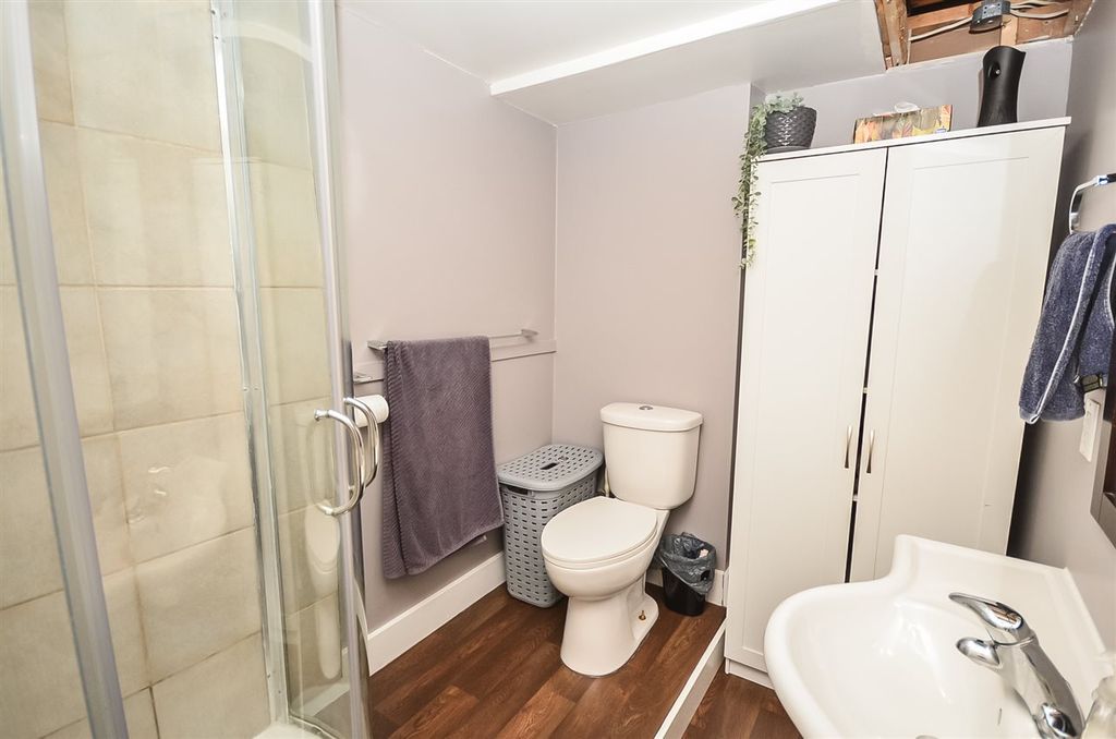 listing image 1100314585530687045