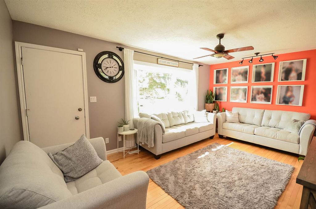 listing image 1105213389224046243