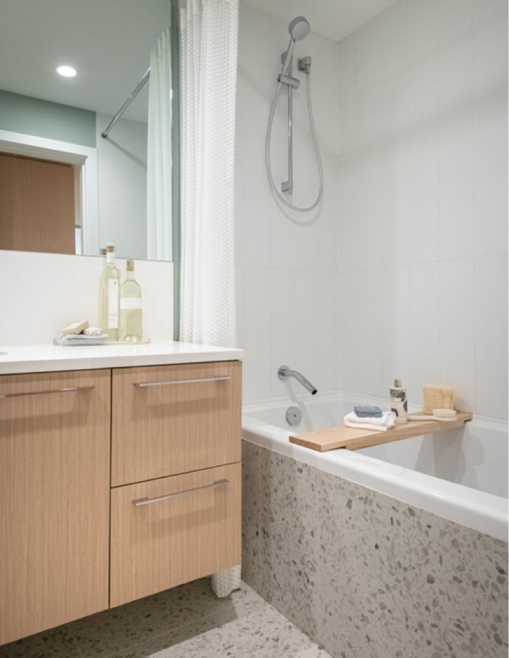 listing image 1104405794444217985