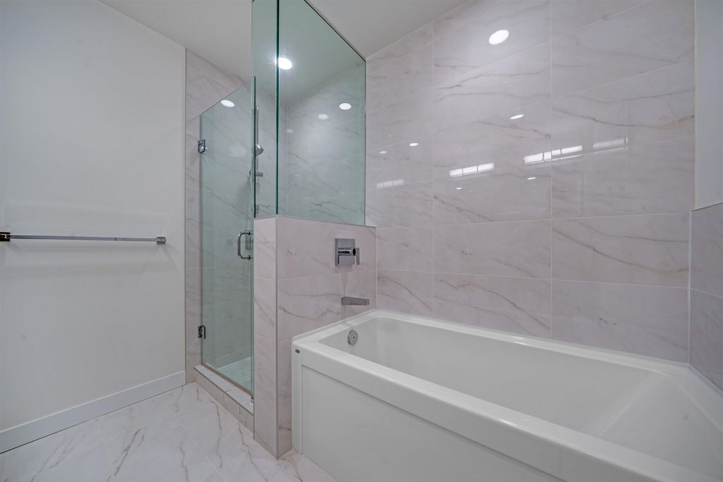 listing image 1106984812311440116