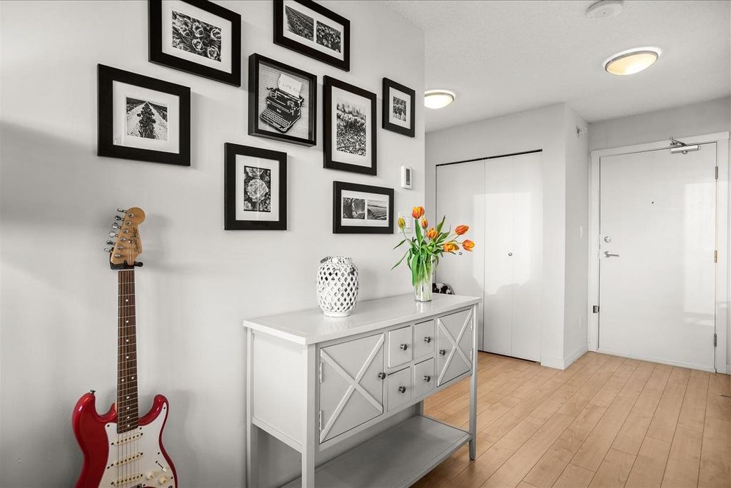 listing image 1108044939320300136