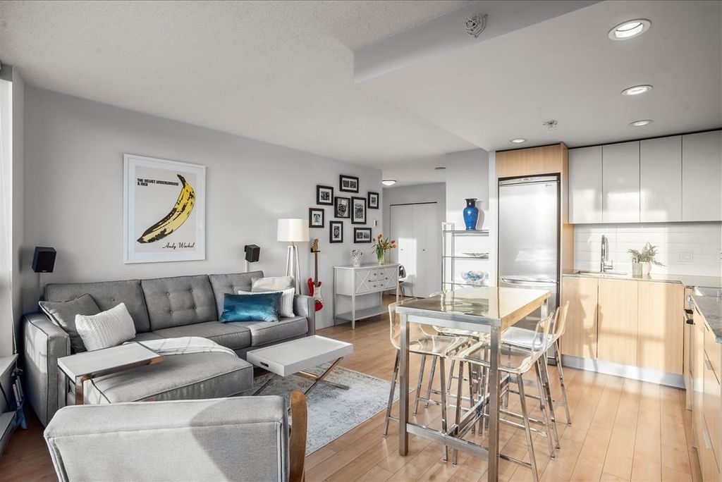 listing image 1109454594820610071