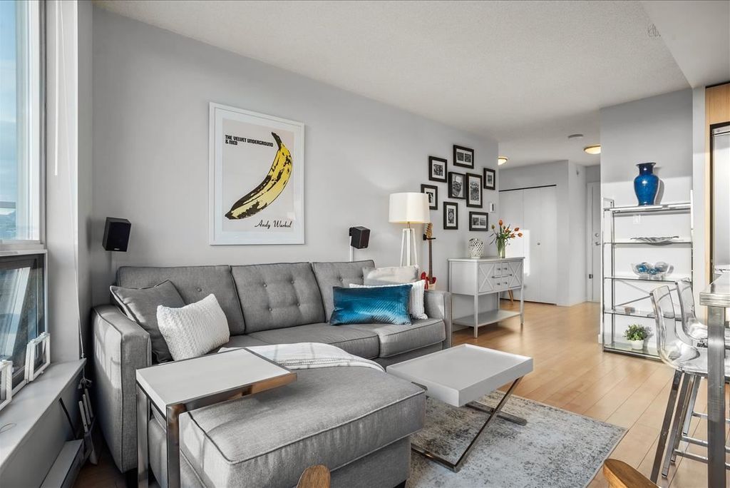 listing image 1102450817292240114