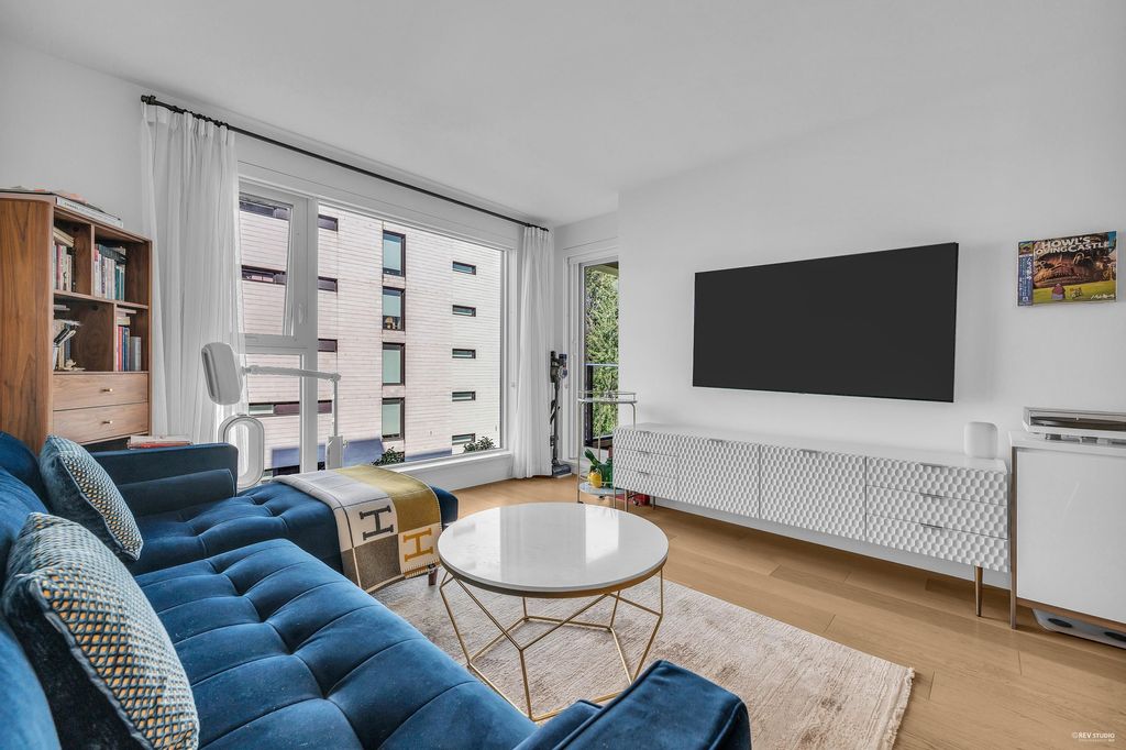listing image 1102629787347652370