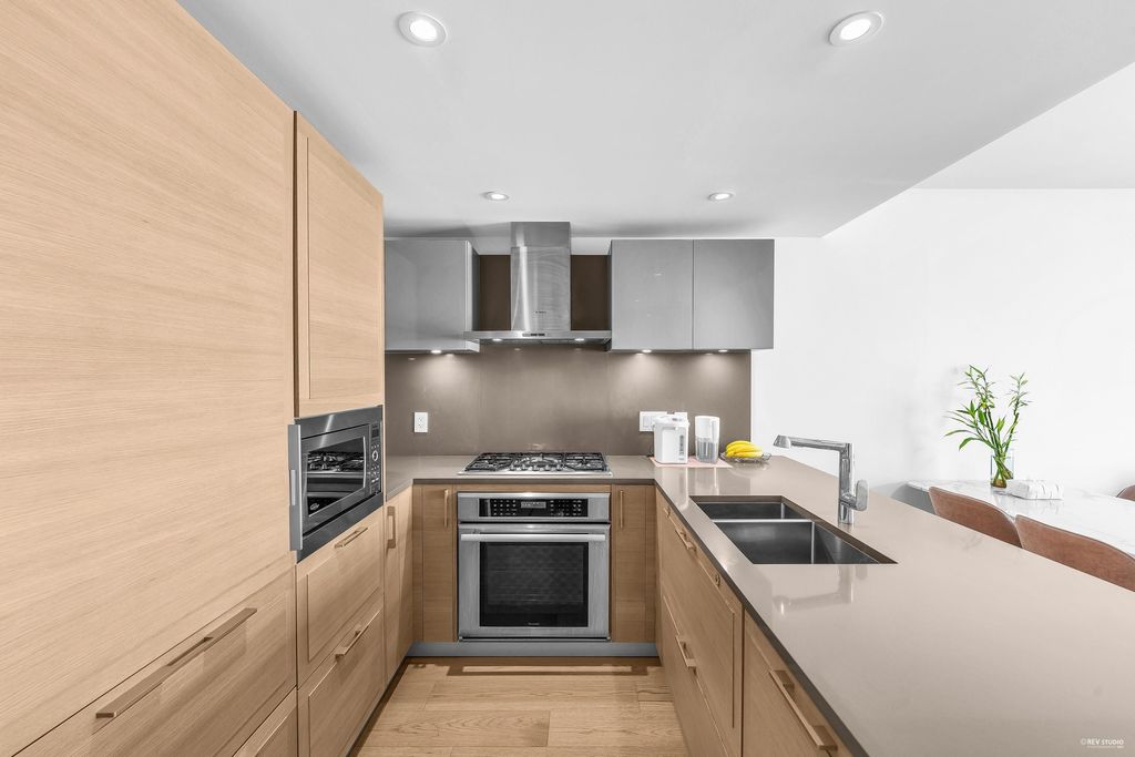 listing image 1106266703423816200