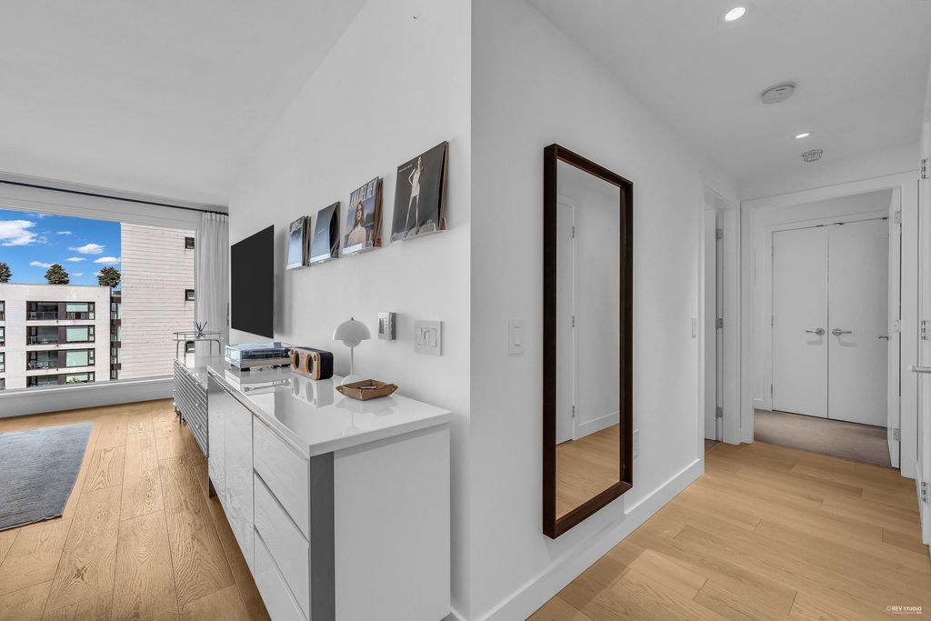 listing image 1101311171659015913