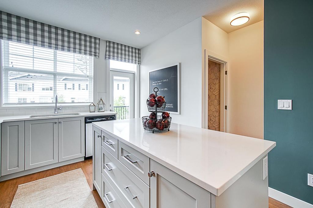 listing image 1101311518352549478