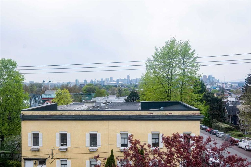 listing image 1103370838755338625