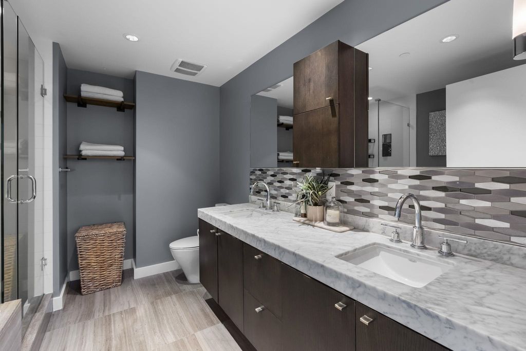 listing image 1106608805858120807