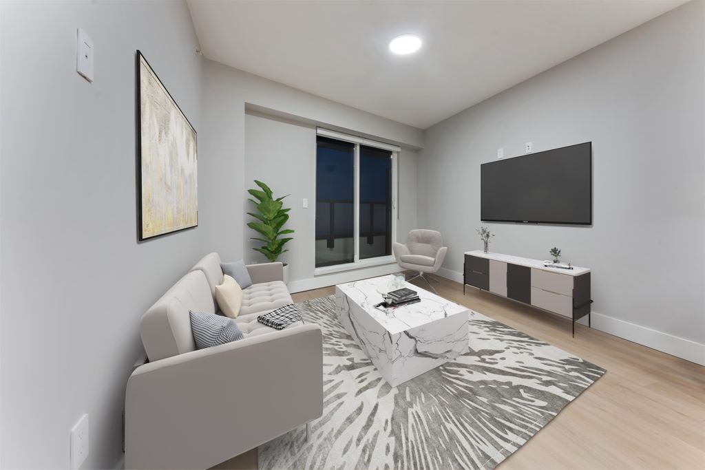 listing image 1106979220133479228