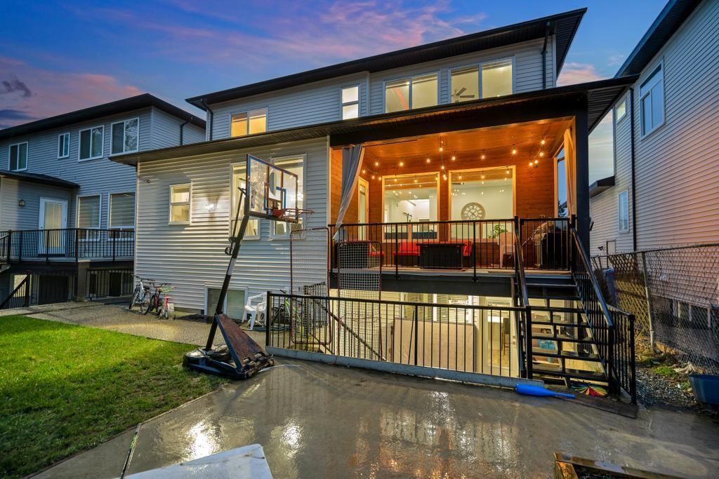 listing image 1107282043452832964