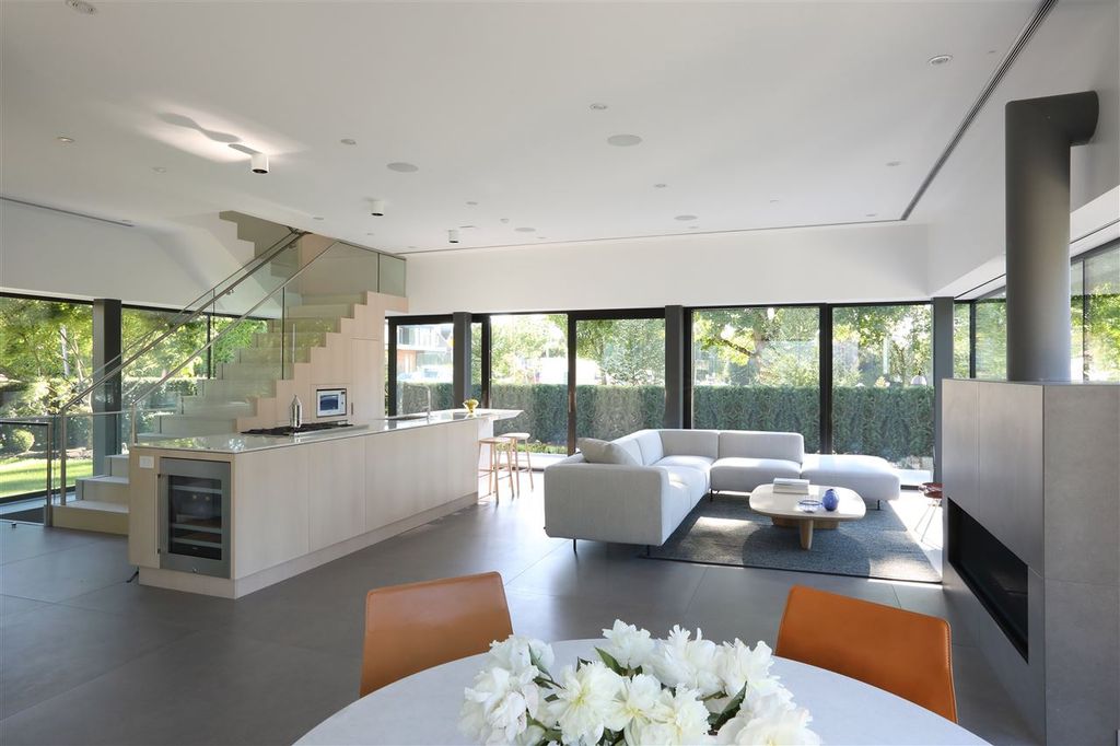 listing image 1106927318855627629