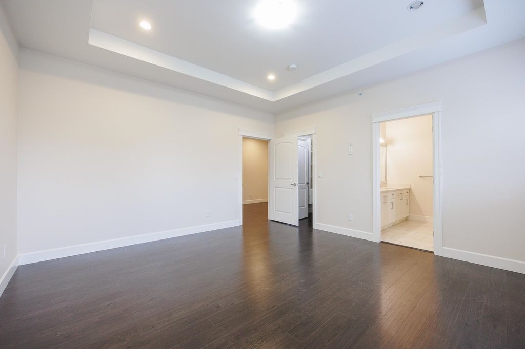 listing image 1103490395430356221