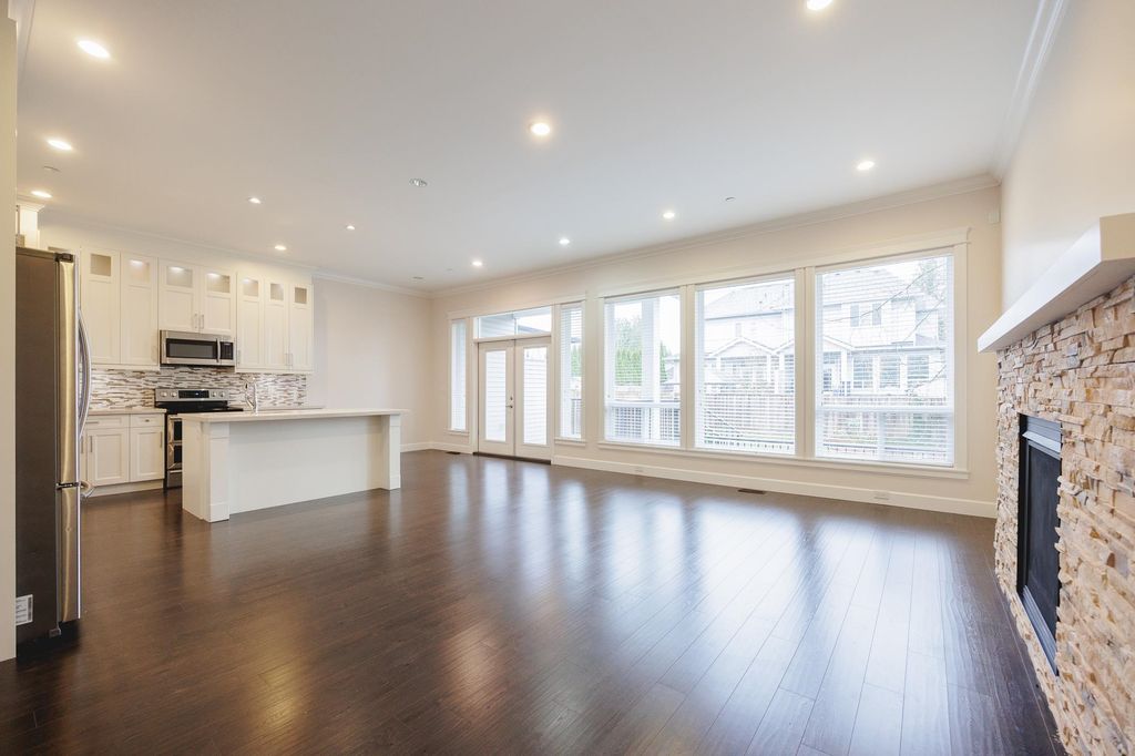 listing image 1106344526985542887