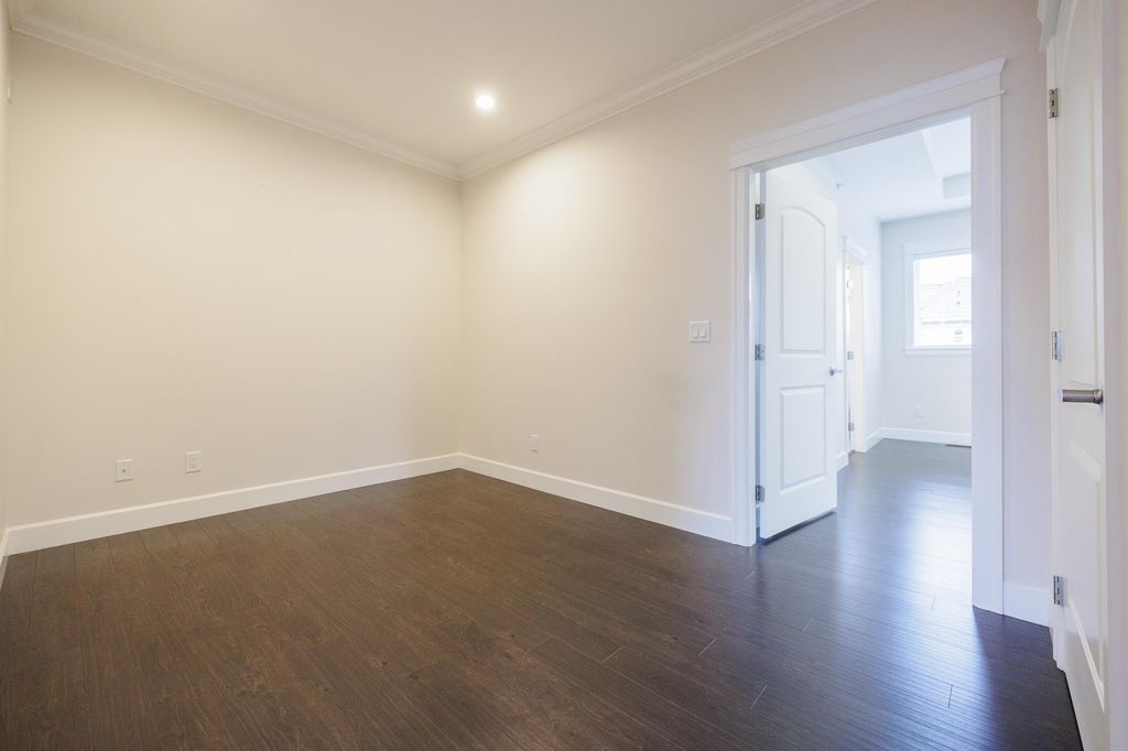 listing image 1101870594208560380