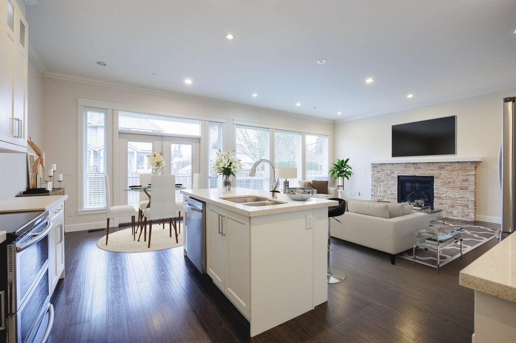 listing image 1104655563899975940