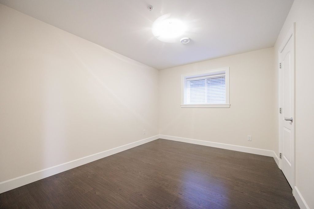 listing image 1100633456497119211