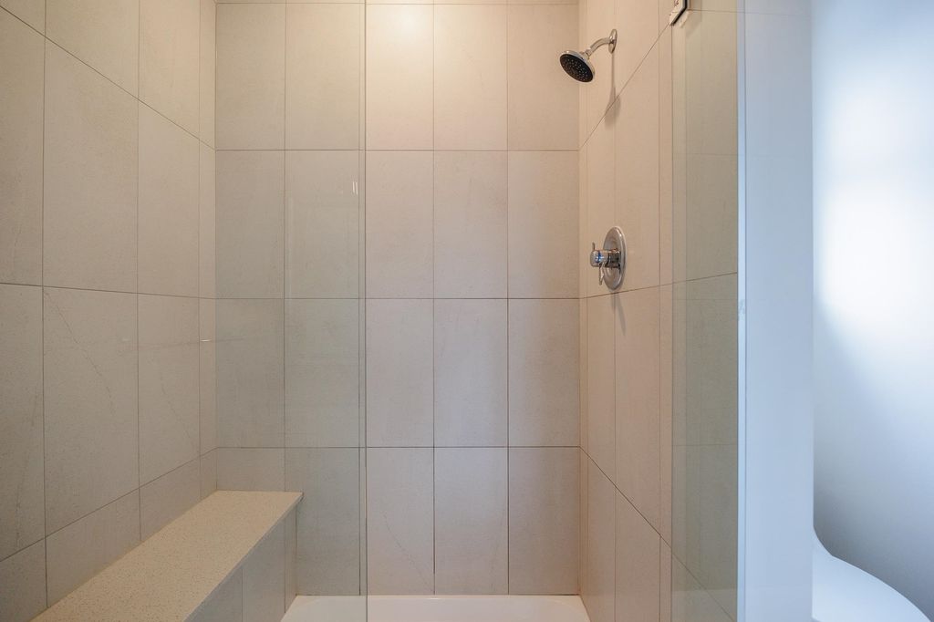 listing image 1103675500164320428