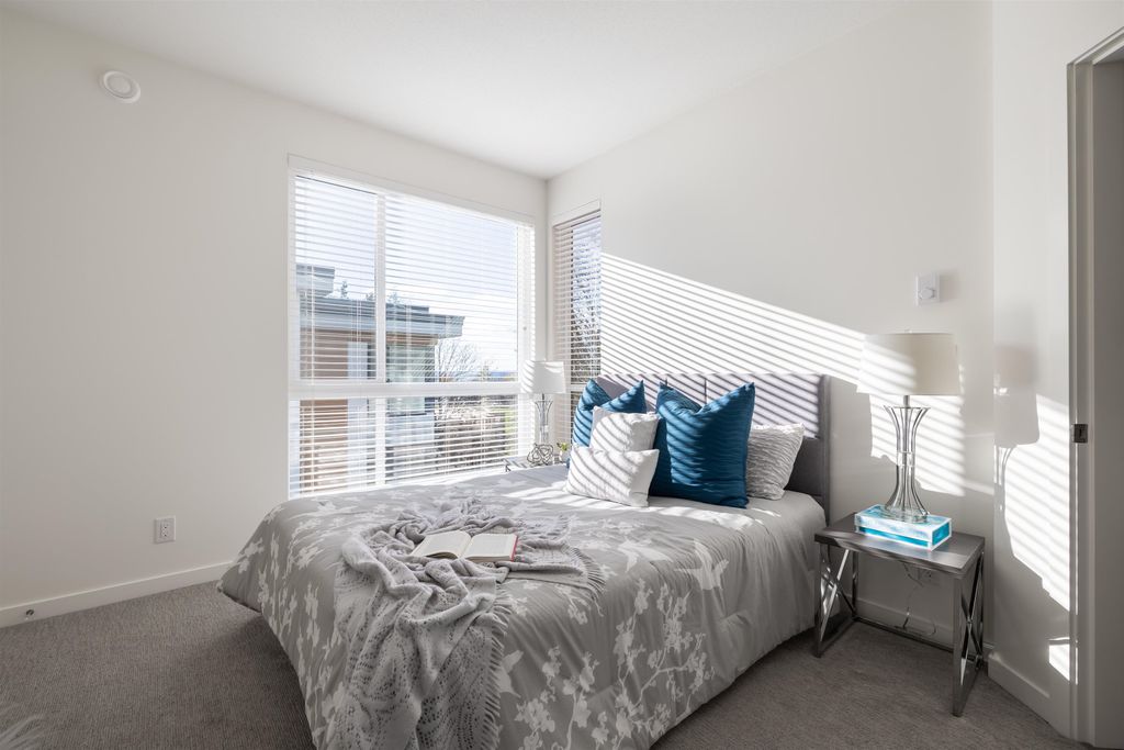 listing image 1107066107200629033