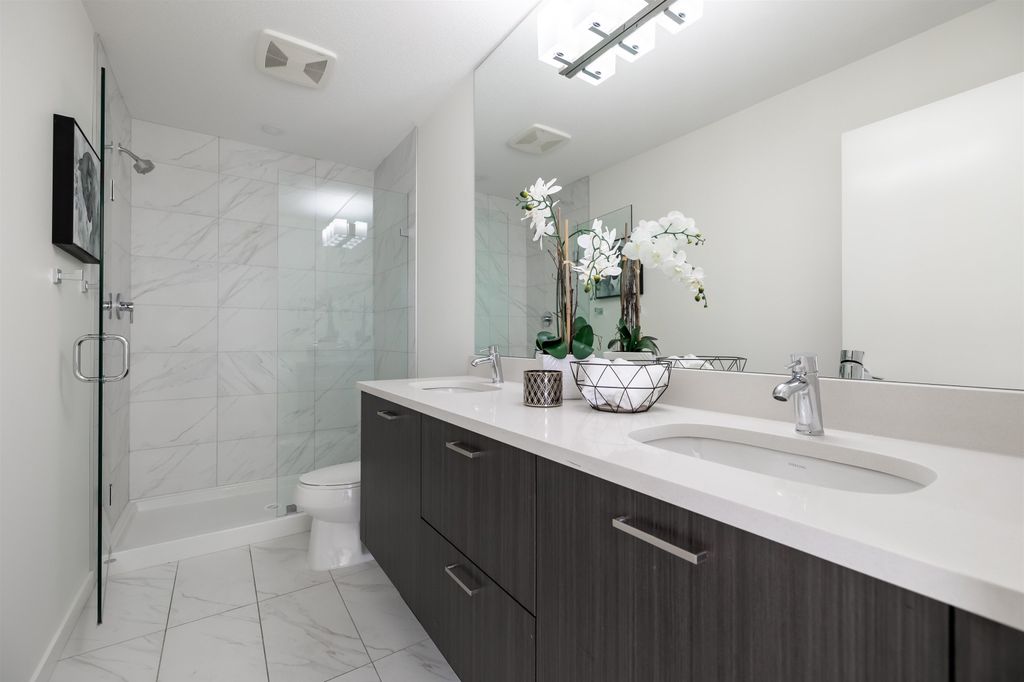 listing image 1106466478129471475