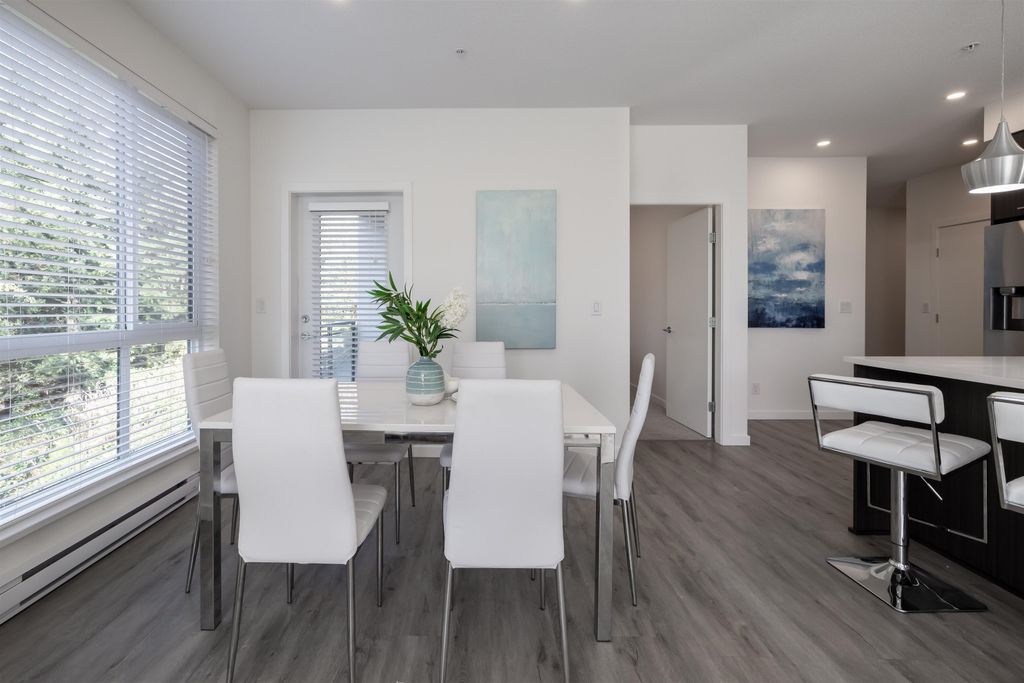 listing image 1104529612391208586