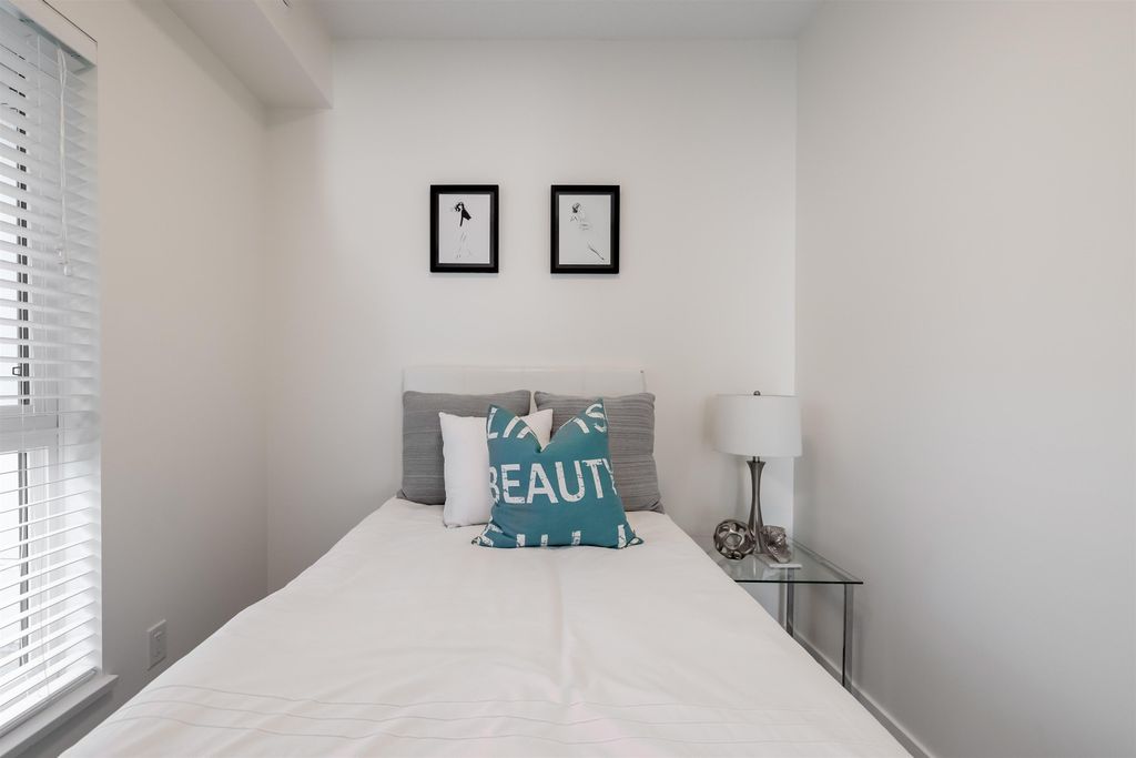 listing image 1107412643712806527