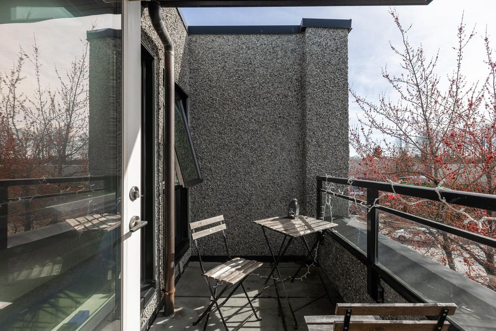 listing image 1107449689253414032
