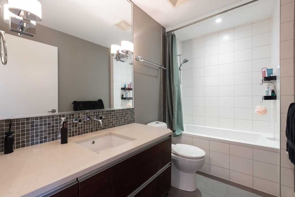 listing image 1102983578144196803