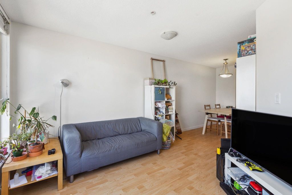 listing image 1101704402301549886