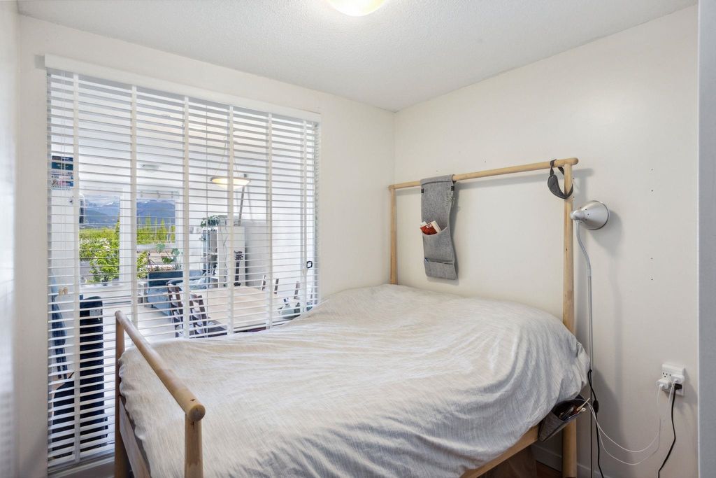 listing image 1101400166446830747