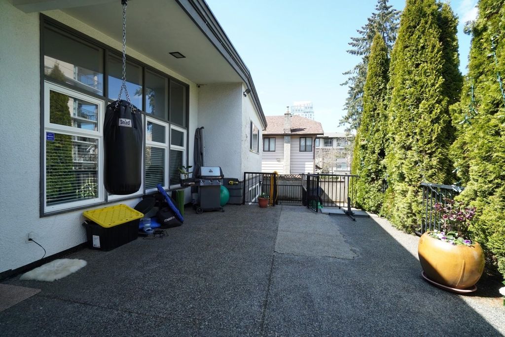 listing image 1104423312542485287