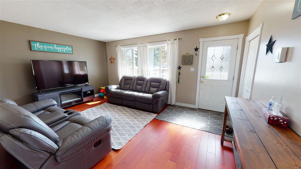 listing image 1103412819241159552