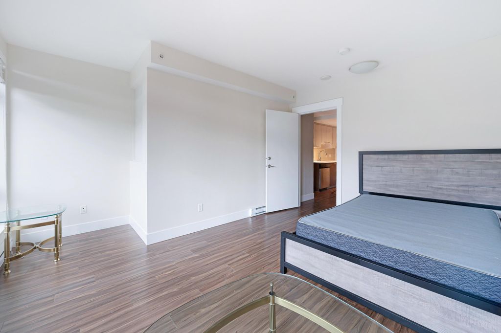 listing image 1105413817024920994