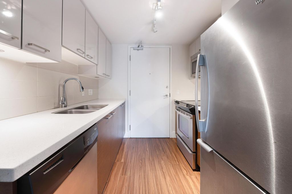 listing image 1105670158450071859