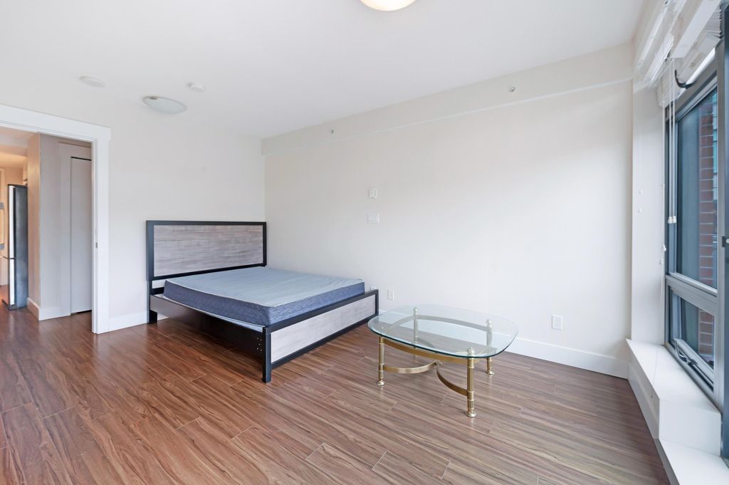 listing image 1107331466883136131