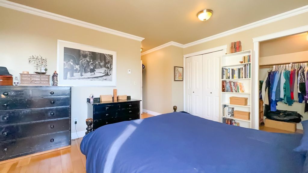 listing image 1102116090793716298