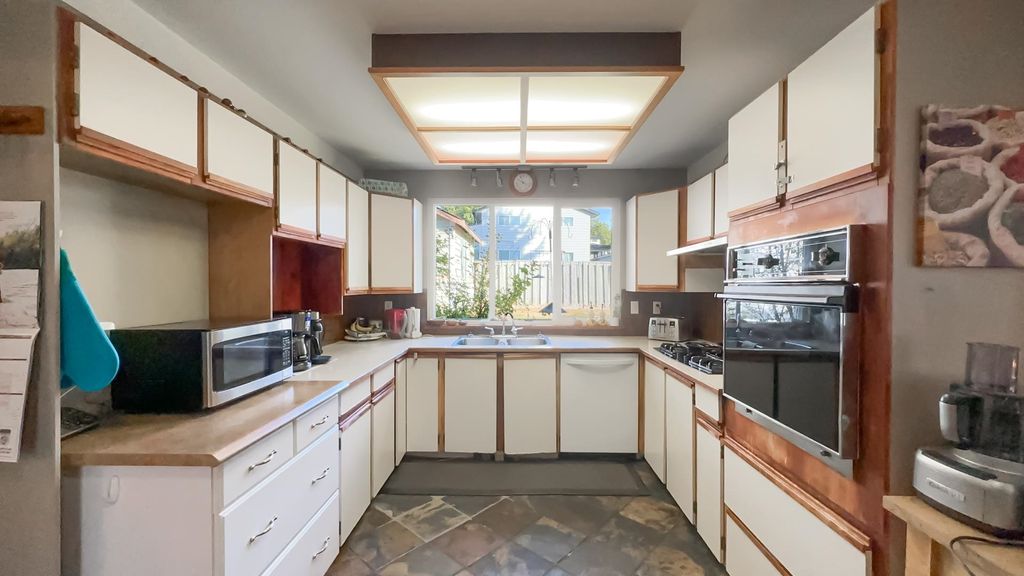 listing image 1101645486315401247