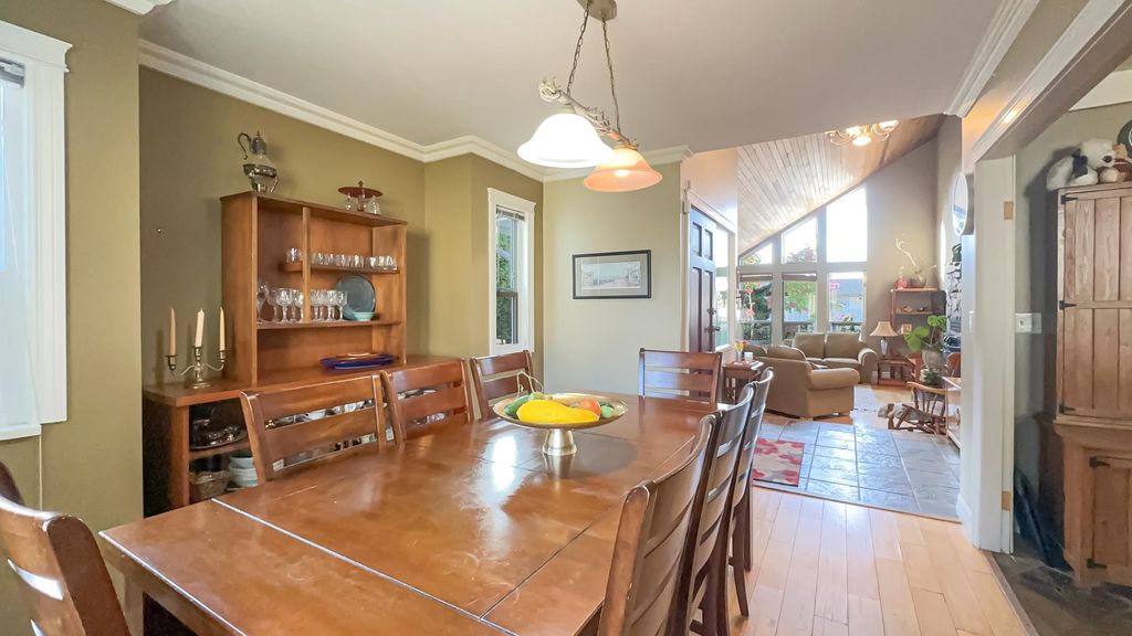 listing image 1102775655113377441