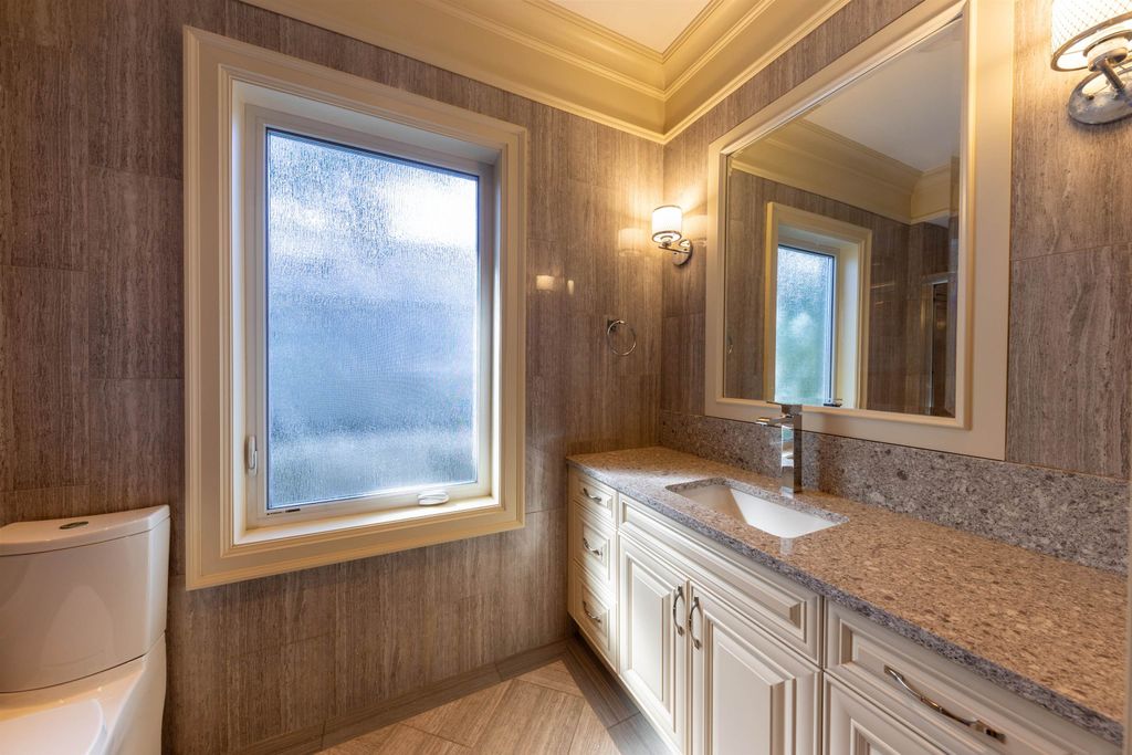 listing image 1108659619003398419