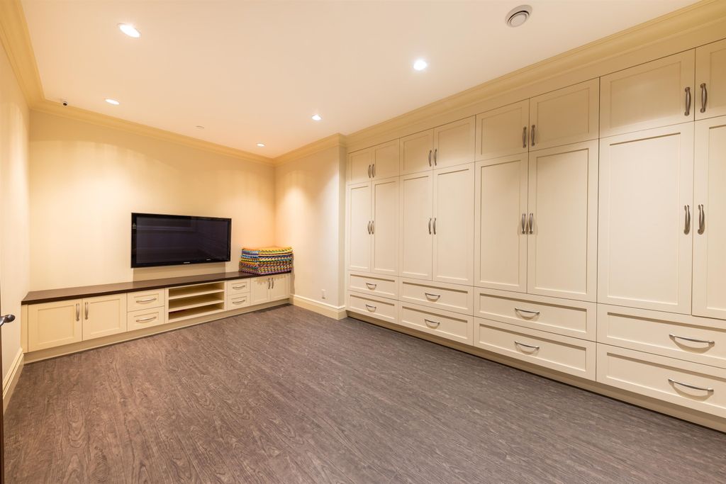 listing image 1107152729488861965