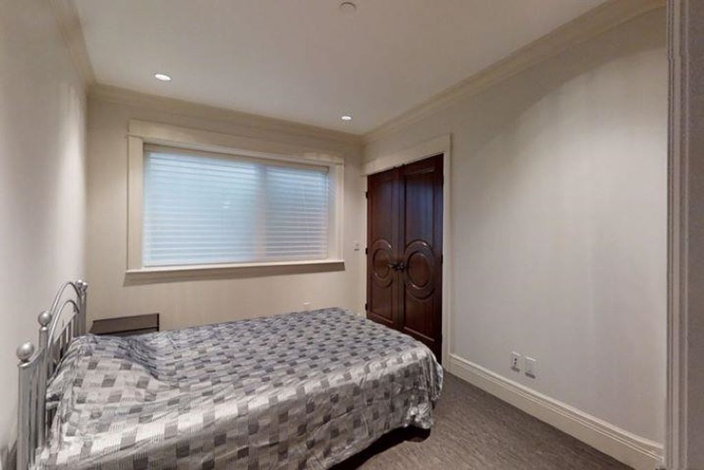 listing image 1102633482421002132